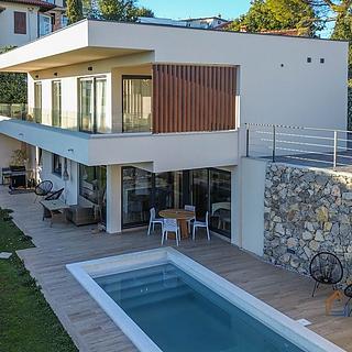 Pronájem rodinného domu, 235m²