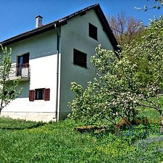 Prodej rodinného domu, 200m²