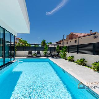 Prodej rodinného domu, 195m²