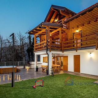 Prodej rodinného domu, 251m²