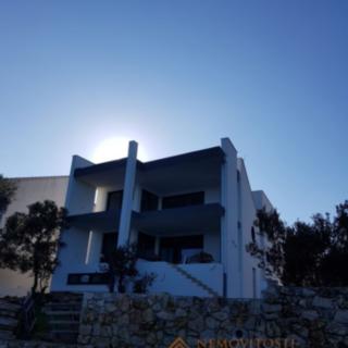 Prodej rodinného domu, 300m²