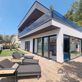 Prodej rodinného domu, 280m²