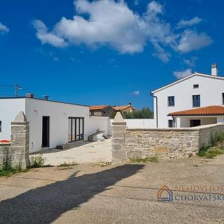 Prodej rodinného domu, 183m²