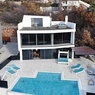 Prodej rodinného domu, 260m²