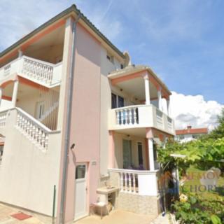 Prodej rodinného domu, 300m²