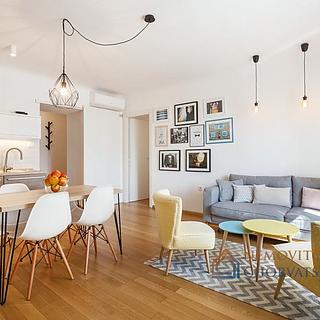 Prodej bytu 1+kk, garsoniery, 77m&sup2;