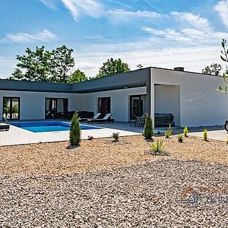 Prodej rodinného domu, 187m²