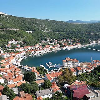 Prodej stavební parcely, 2600m²