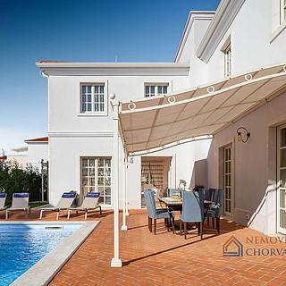 Prodej rodinného domu, 284m²