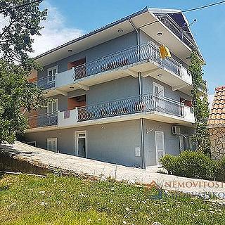 Prodej rodinného domu, 300m²