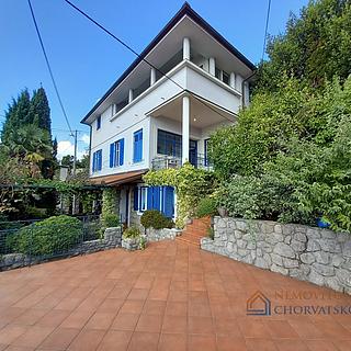 Prodej rodinného domu, 366m²