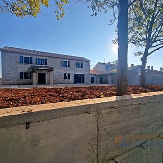 Prodej rodinného domu, 200m²