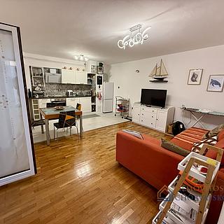 Prodej bytu 1+kk, garsoniery, 74m&sup2;