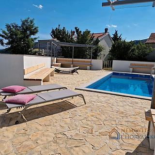 Prodej rodinného domu, 245m²