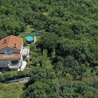 Prodej rodinného domu, 278m²