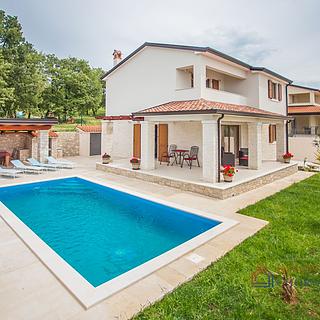 Prodej rodinného domu, 190m²