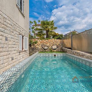 Prodej rodinného domu, 400m²