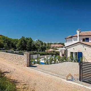 Prodej rodinného domu, 141m²