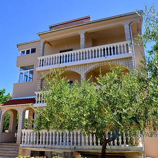 Prodej rodinného domu, 560m²