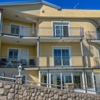 Prodej rodinného domu, 210m²