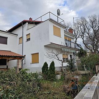 Prodej rodinného domu, 268m²