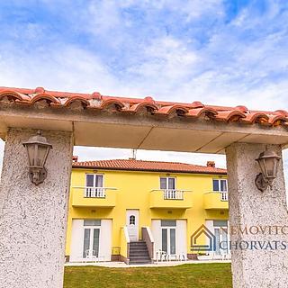 Prodej rodinného domu, 262m²