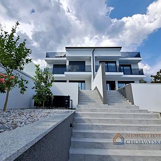 Prodej rodinného domu, 450m²