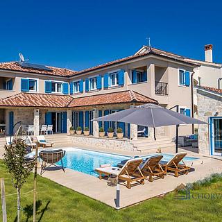 Prodej rodinného domu, 320m²