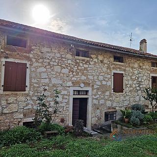 Prodej rodinného domu, 194m²