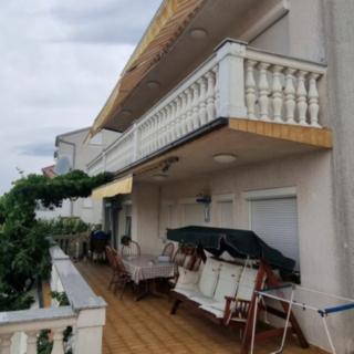 Prodej rodinného domu, 320m²