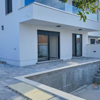 Prodej bytu 1+kk, garsoniery, 128m²