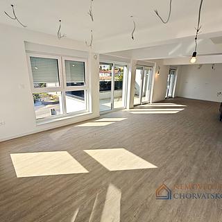 Prodej bytu 1+kk, garsoniery, 202m²