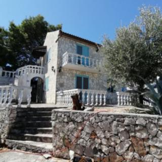 Prodej rodinného domu, 160m²