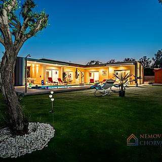 Prodej rodinného domu, 181m²