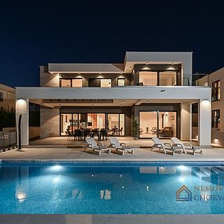 Prodej rodinného domu, 310m²