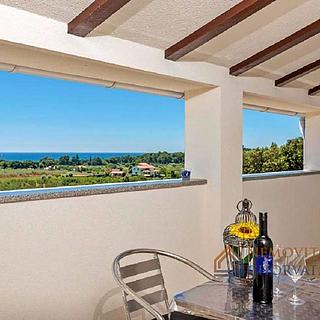 Prodej rodinného domu, 304m²