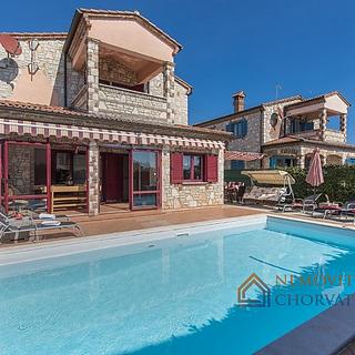 Prodej rodinného domu, 200m²