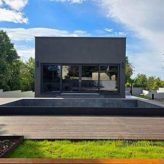 Prodej rodinného domu, 92m²