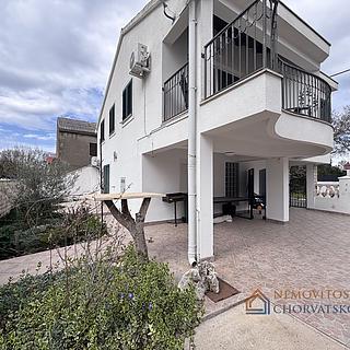 Prodej rodinného domu, 175m²