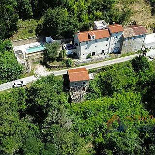 Prodej rodinného domu, 465m²