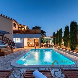 Prodej rodinného domu, 320m²