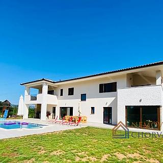 Prodej rodinného domu, 250m²