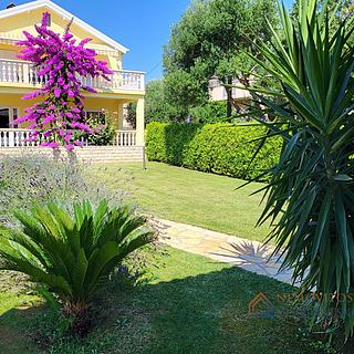 Prodej rodinného domu, 177m²