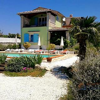 Prodej rodinného domu, 240m²