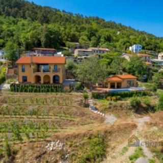 Prodej rodinného domu, 280m²