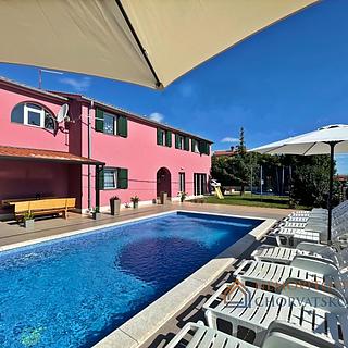 Prodej rodinného domu, 260m²