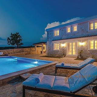 Prodej rodinného domu, 180m²