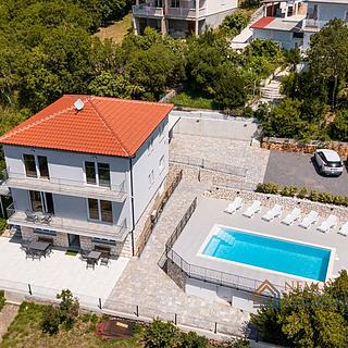 Prodej rodinného domu, 250m²