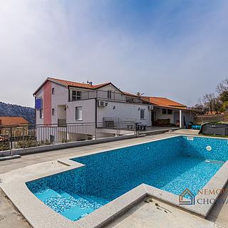 Prodej rodinného domu, 417m²