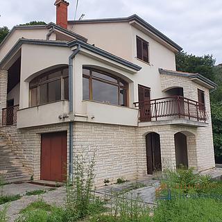 Prodej rodinného domu, 302m²